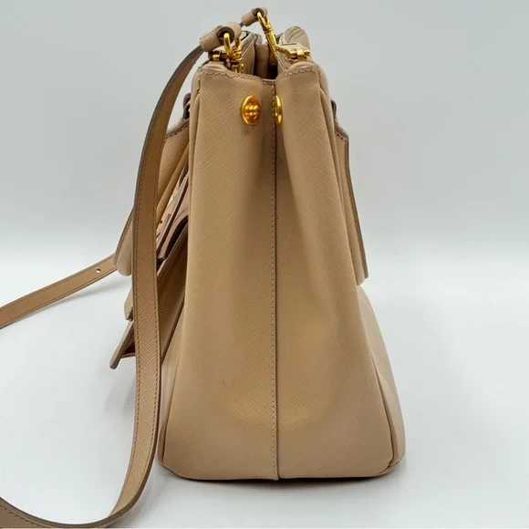 (SOLD) Prada Stefano Leather Galleria Front Pocket Crossbody - Picture 12 of 17